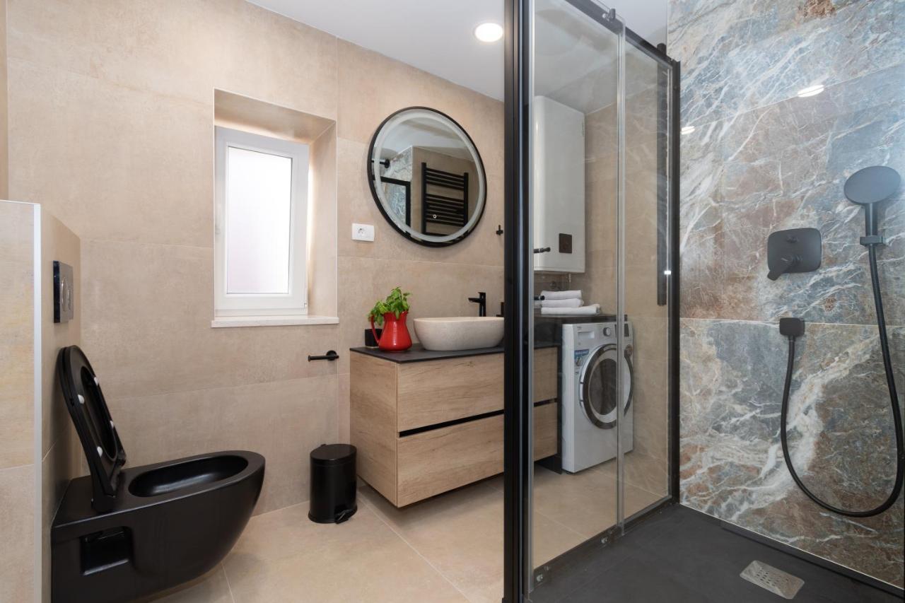 Ivka Makarska - Modern And Luxurious Oldtown Apartament Екстериор снимка